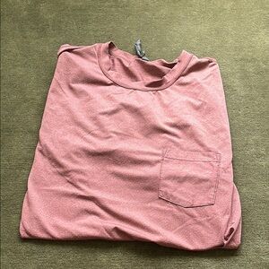 Men's vuori rose athletic shirt. Size large